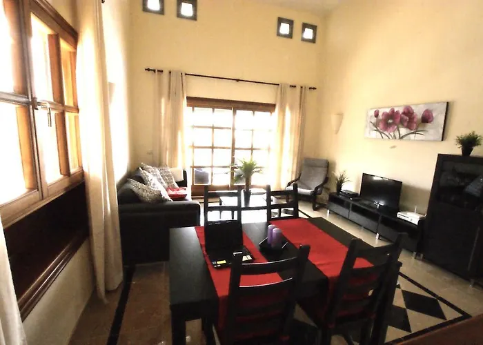 Alejandro Semesterbostad